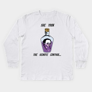 She took the remote control... Kids Long Sleeve T-Shirt